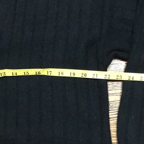 Oversized Black V Neck Sweater with pockets - Picture 6 of 7